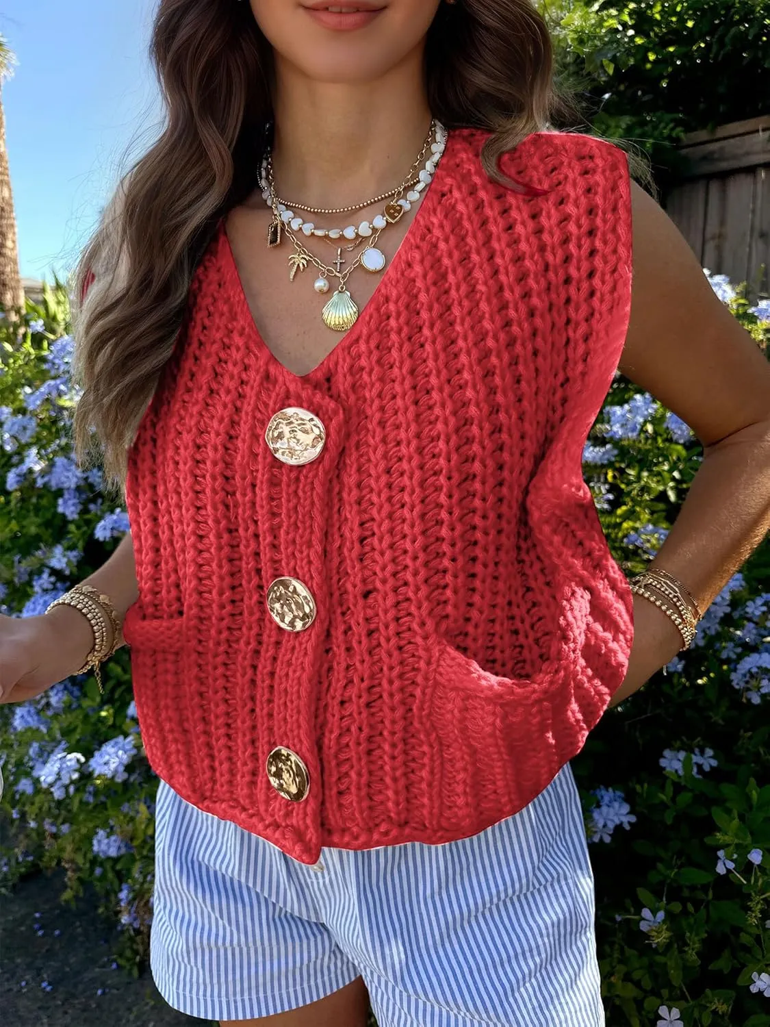 Baonmy Women's Sleeveless Cropped Chunky Knit Cardigan 2025 Casual Button Down Crochet Sweater Vest Tops with Pockets