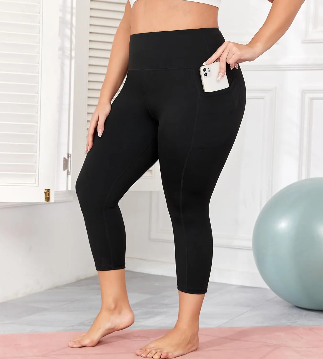 Plus Size Capri Leggings for Women with Pockets, Butt Lifting Yoga Pants Tummy Control, L-5XL Workout Leggings
