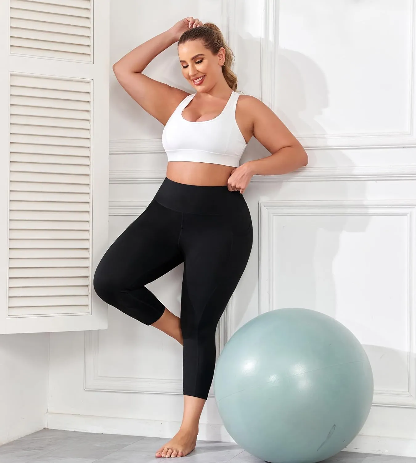 Plus Size Capri Leggings for Women with Pockets, Butt Lifting Yoga Pants Tummy Control, L-5XL Workout Leggings