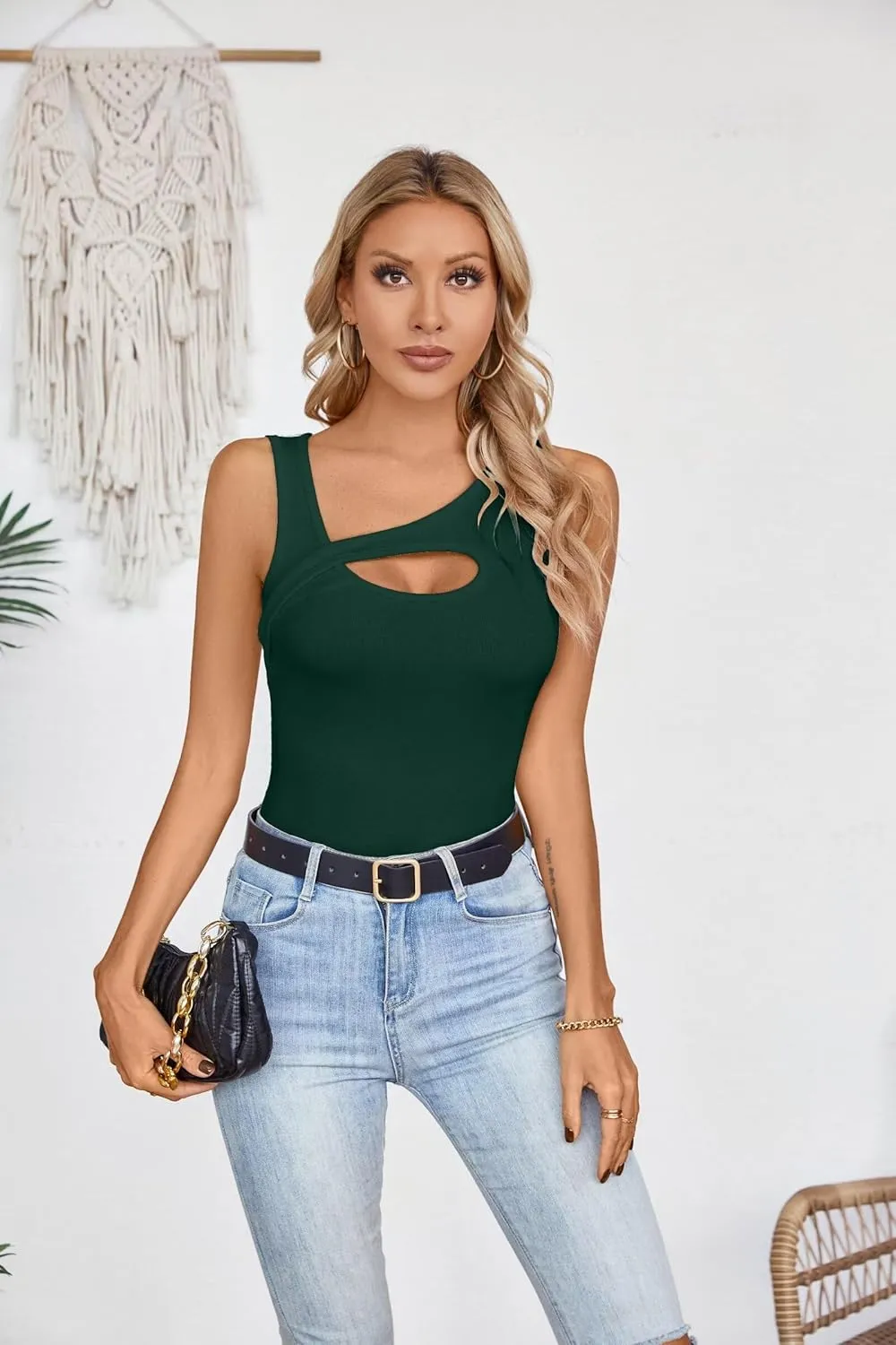 VICHYIE Womens Summer Cutout Tank Tops Sleeveless Shirts Ribbed Tanks Slim Fitted Y2K Sexy Basic Tee Shirt