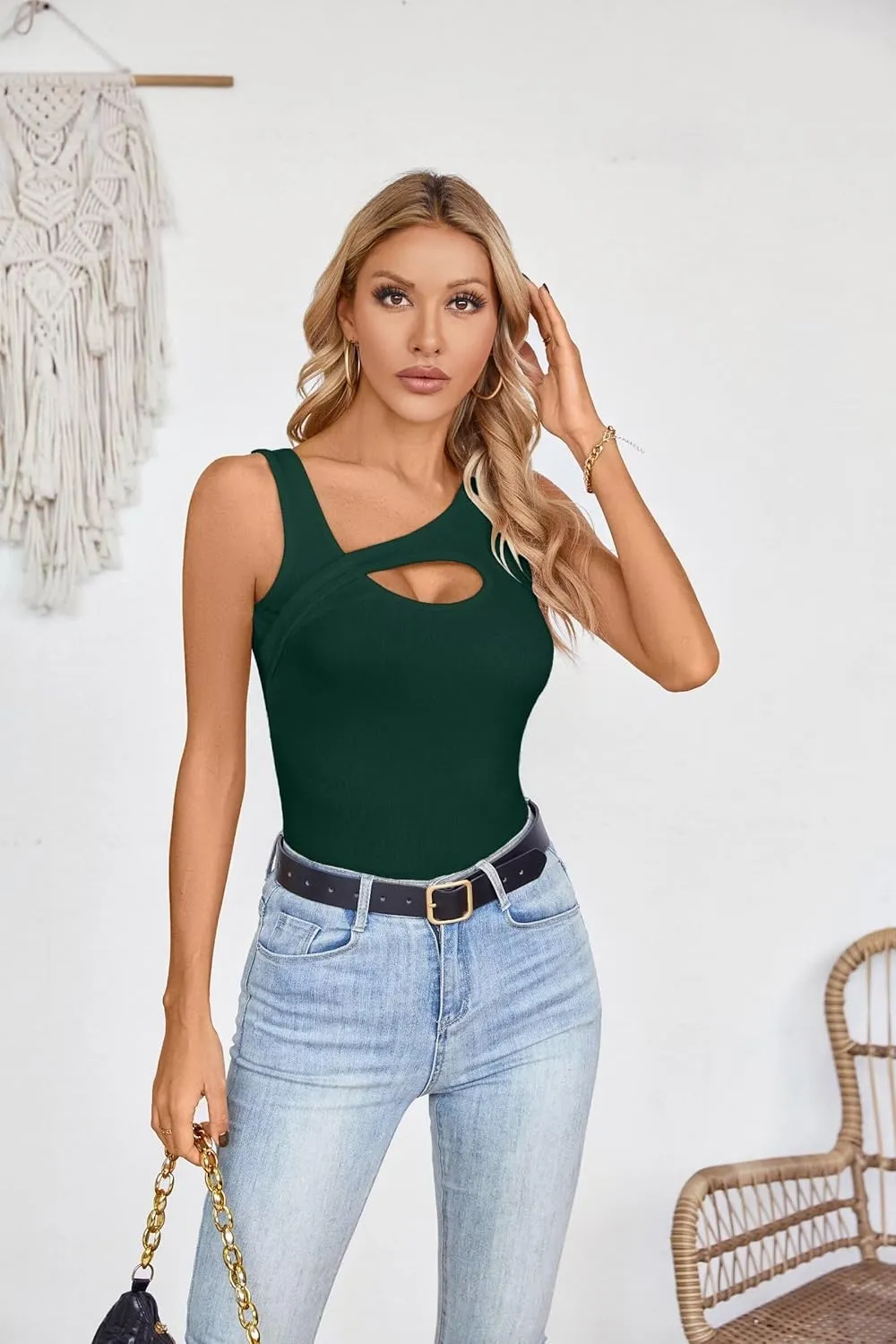 VICHYIE Womens Summer Cutout Tank Tops Sleeveless Shirts Ribbed Tanks Slim Fitted Y2K Sexy Basic Tee Shirt