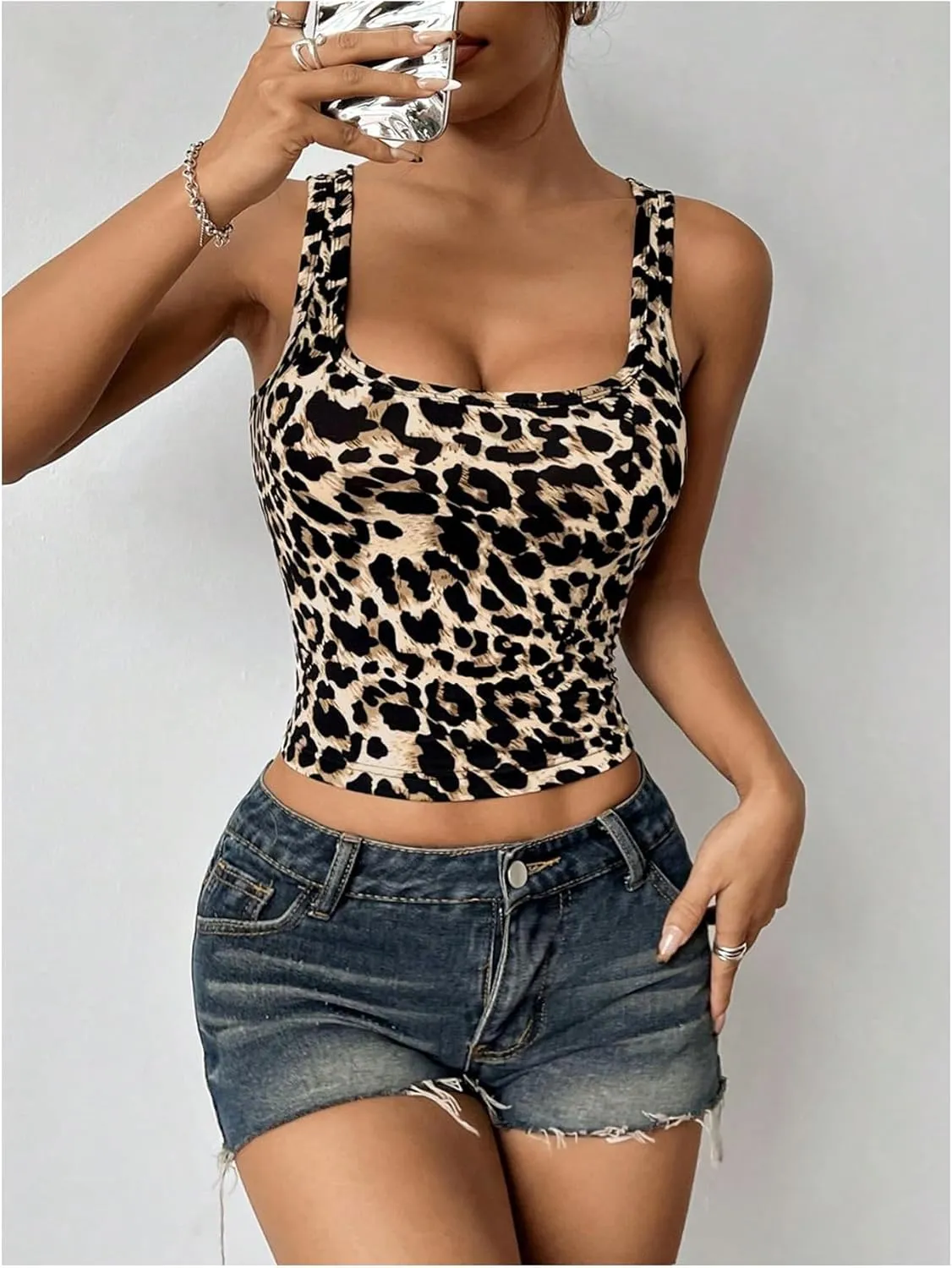 WDIRARA Women's Leopard Print Square Neck Sleeveless Crop Tank Top Summer Casual Tops
