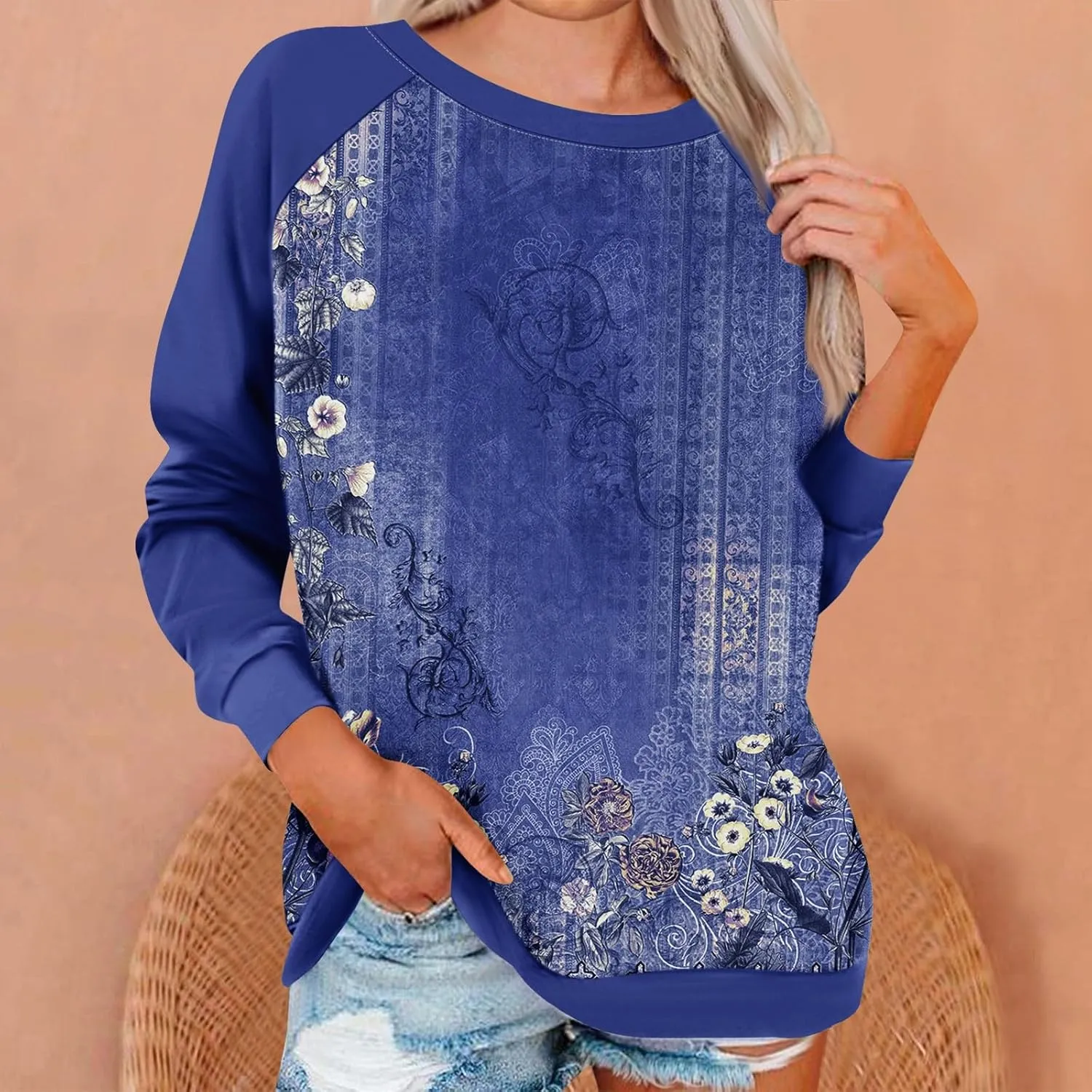 Womens Sweatshirts Floral Print Long Sleeve Loose Fit Shirts Crewneck Cute Trendy Clothing Sweater